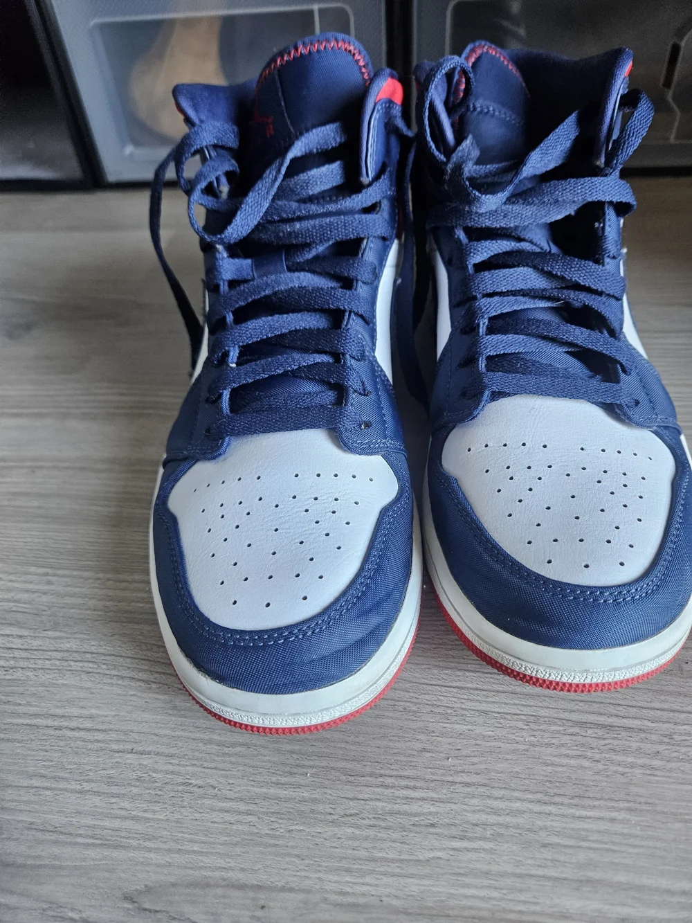 Air Jordan 1 Mid Navy White Red Sneakers